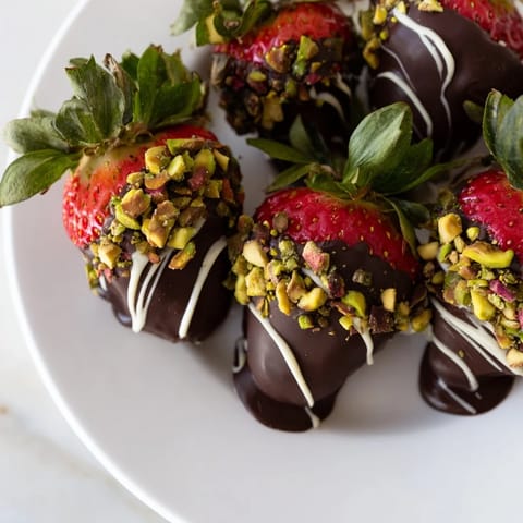 Dark Chocolate Strawberry Dips
